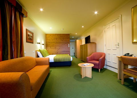 Strahan Village - Hervey Bay Accommodation 37