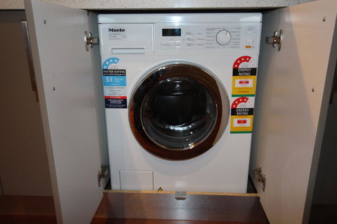 Sunny 3 Bedroom Apartment In Sandy Bay - Hervey Bay Accommodation 13