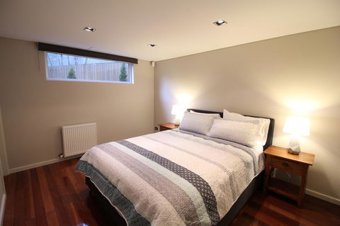 Sunny 3 Bedroom Apartment In Sandy Bay - Hervey Bay Accommodation 14