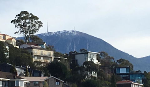 The View 2 Bed Unit With Stunning Hobart Outlook - Hervey Bay Accommodation 25