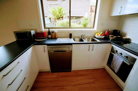 The View 2 Bed Unit With Stunning Hobart Outlook - Hervey Bay Accommodation 9