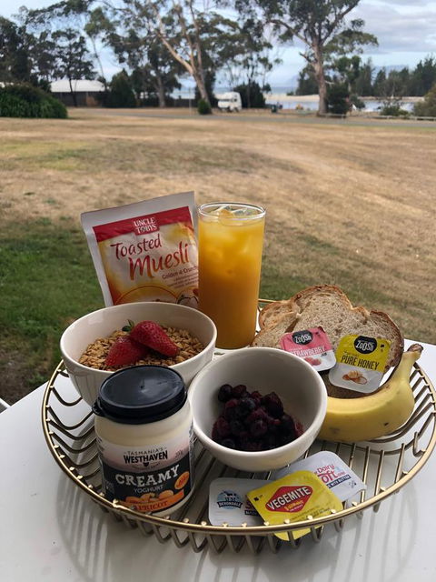 Orford Blue Waters Hotel - Hervey Bay Accommodation 9