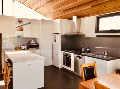 Omaroo House - Panoramic Water Views - Tourism Hervey Bay 17