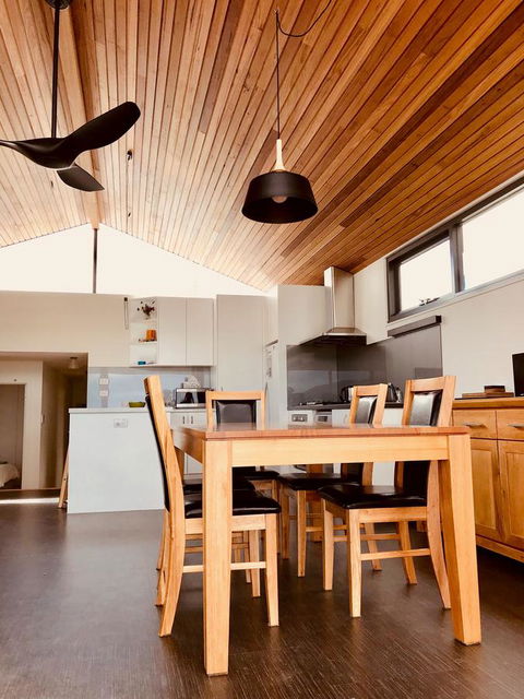 Omaroo House - Panoramic Water Views - Tourism Hervey Bay 18