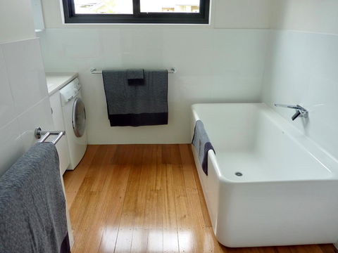 Omaroo House - Panoramic Water Views - Tourism Hervey Bay 29