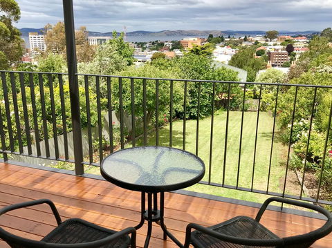 Omaroo House - Panoramic Water Views - Tourism Hervey Bay 3