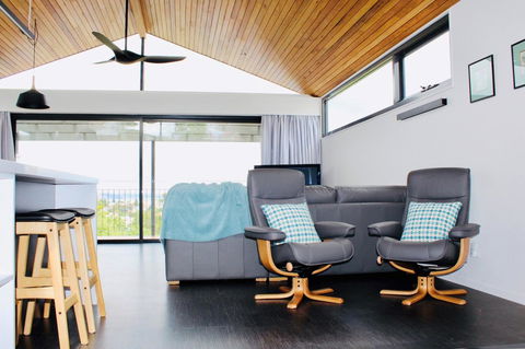 Omaroo House - Panoramic Water Views - Tourism Hervey Bay 12