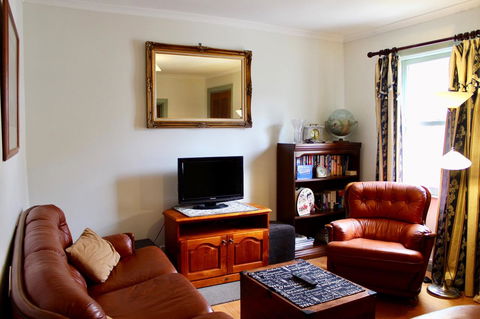 Omaroo House - Panoramic Water Views - Tourism Hervey Bay 22