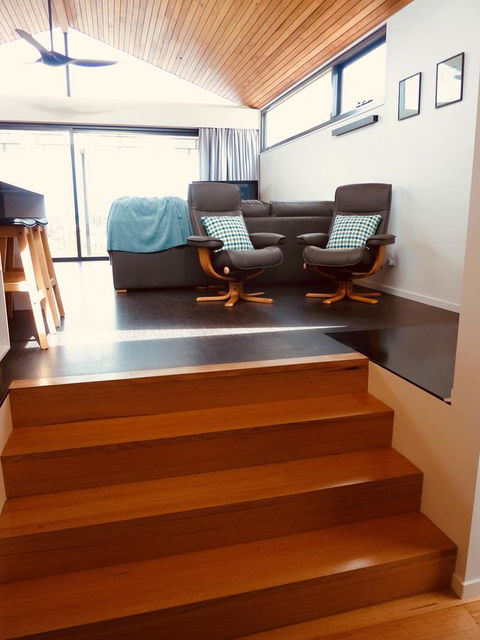 Omaroo House - Panoramic Water Views - Tourism Hervey Bay 13