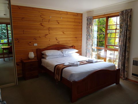 Cradle Forest Inn - Tourism Hervey Bay 4