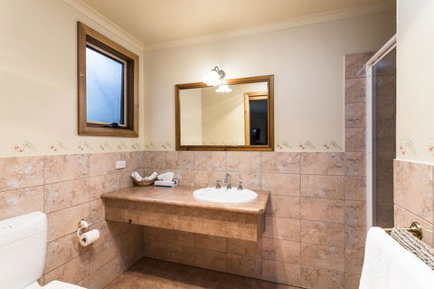 Cradle Forest Inn - Tourism Hervey Bay 19