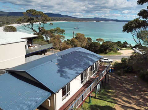 Front Row Beachfront - Hervey Bay Accommodation 1