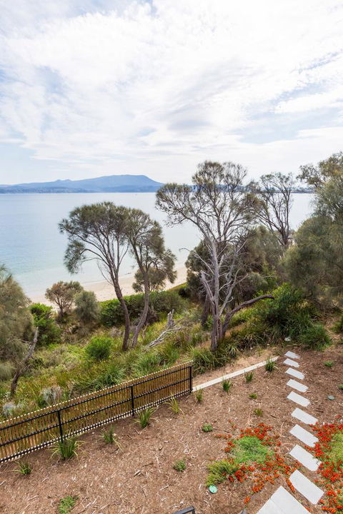 Blessington Beach Retreat - Tourism Hervey Bay 32