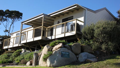KINGFISHER COTTAGE Beachfront At The Binalong Bay - Hervey Bay Accommodation 0