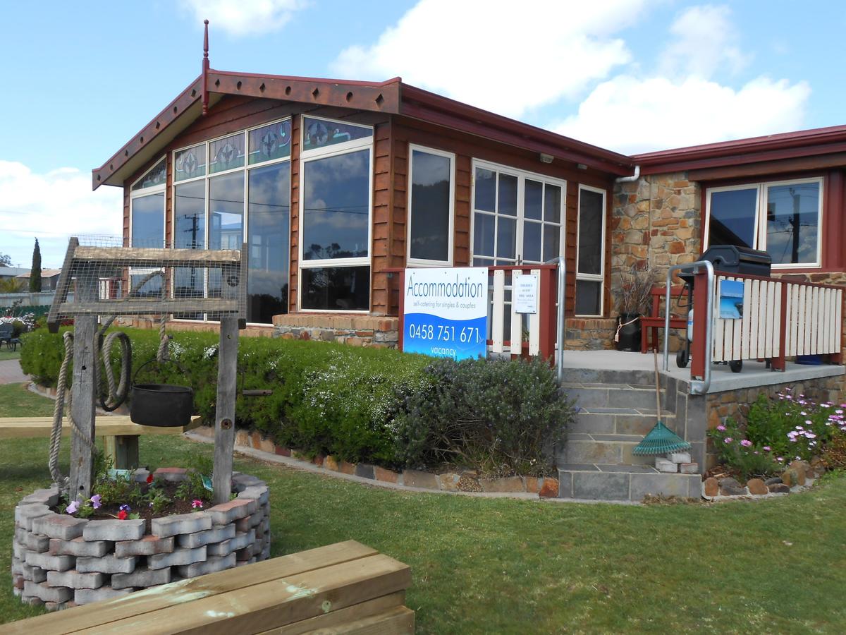 Bicheno TAS Hervey Bay Accommodation