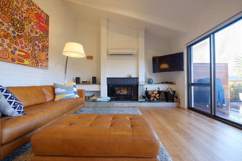 Arthouse Freycinet - Hervey Bay Accommodation 1