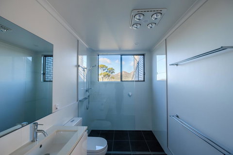 Arthouse Freycinet - Hervey Bay Accommodation 16
