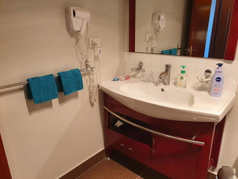 Battery Point Apartment With Car Park - Hervey Bay Accommodation 10
