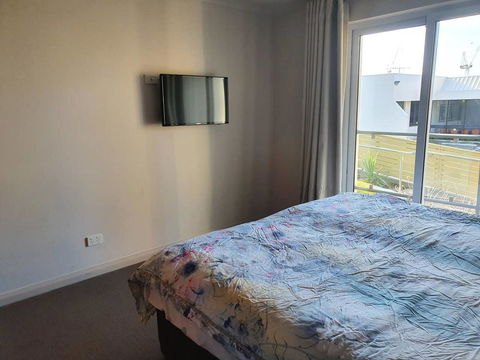 Battery Point Apartment With Car Park - Hervey Bay Accommodation 23