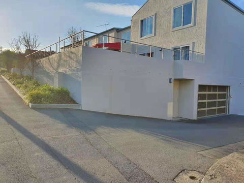 Battery Point Apartment With Car Park - Hervey Bay Accommodation 3
