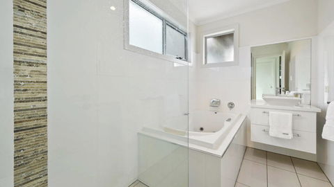 Seas The Day - Seaside Getaway - Hervey Bay Accommodation 3