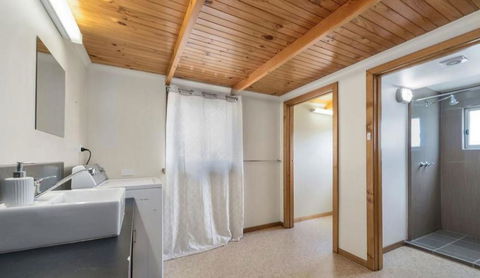 Return To Sender Lodge - Hervey Bay Accommodation 1