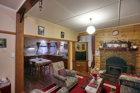 Blue Wren Riverside Cottage - Hervey Bay Accommodation 16