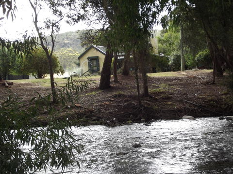 Blue Wren Riverside Cottage - Hervey Bay Accommodation 6