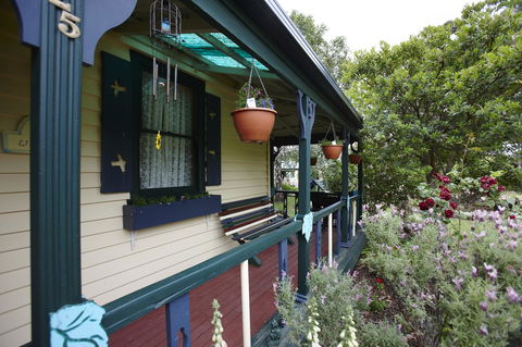 Blue Wren Riverside Cottage - Hervey Bay Accommodation 9
