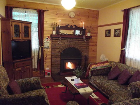 Blue Wren Riverside Cottage - Hervey Bay Accommodation 18