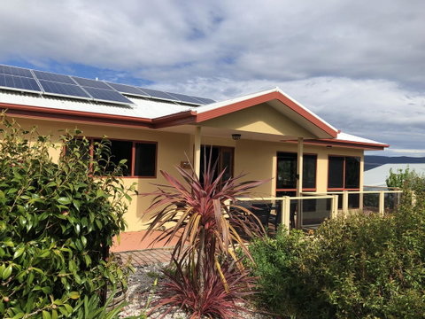 Bicheno Getaway - Hervey Bay Accommodation 0