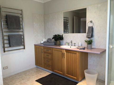 Bicheno Getaway - Hervey Bay Accommodation 7