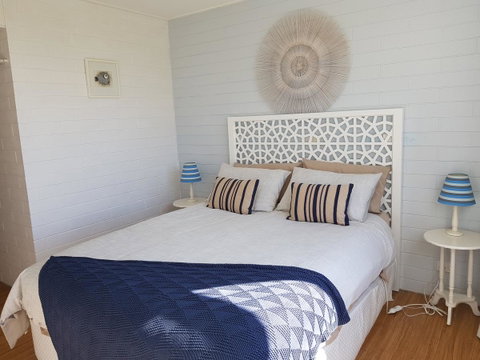 Beach Hut Scamander - Hervey Bay Accommodation 4