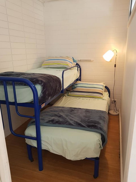 Beach Hut Scamander - Hervey Bay Accommodation 7