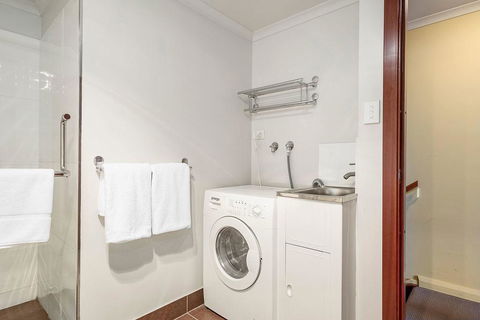 Apartment 104 - Hervey Bay Accommodation 13
