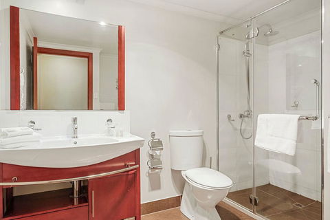 Apartment 104 - Hervey Bay Accommodation 11