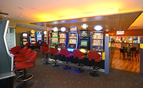 Bridge Hotel - Hervey Bay Accommodation 21