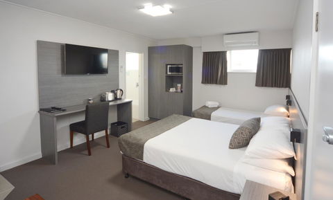 Bridge Hotel - Hervey Bay Accommodation 5