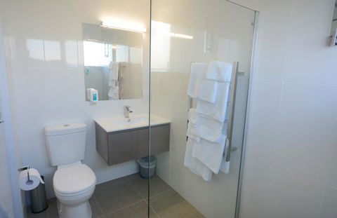 Bridge Hotel - Hervey Bay Accommodation 4