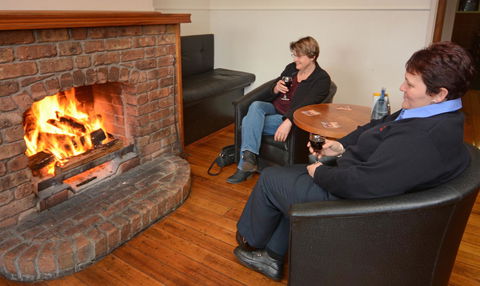 Bridge Hotel - Hervey Bay Accommodation 16