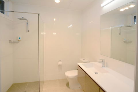 Bridge Hotel - Hervey Bay Accommodation 8