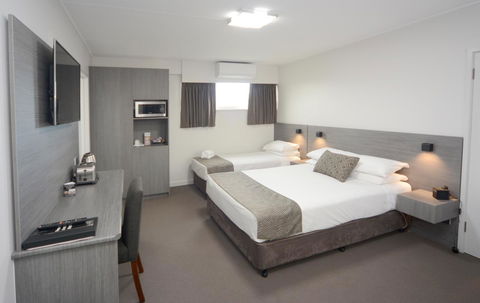 Bridge Hotel - Hervey Bay Accommodation 6