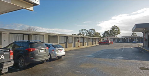 Bridge Hotel - Hervey Bay Accommodation 12