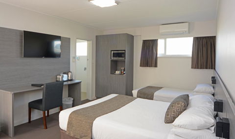 Bridge Hotel - Hervey Bay Accommodation 3