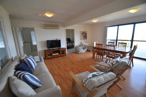 Waders - Hervey Bay Accommodation 1
