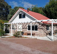 Hilltop Cottages - Tourism Hervey Bay