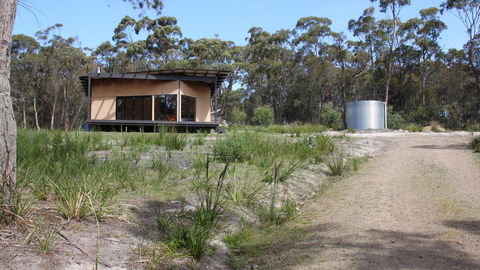 BAY OF FIRES ECO HUT Off Grid Experience At Binalong Bay - Hervey Bay Accommodation 20
