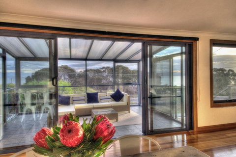 Blue Waves - Hervey Bay Accommodation 5