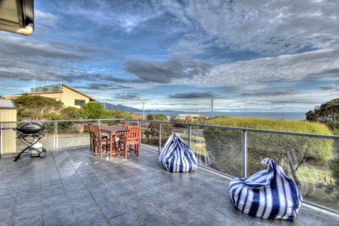 Blue Waves - Hervey Bay Accommodation 0