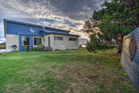 Blue Waves - Hervey Bay Accommodation 17